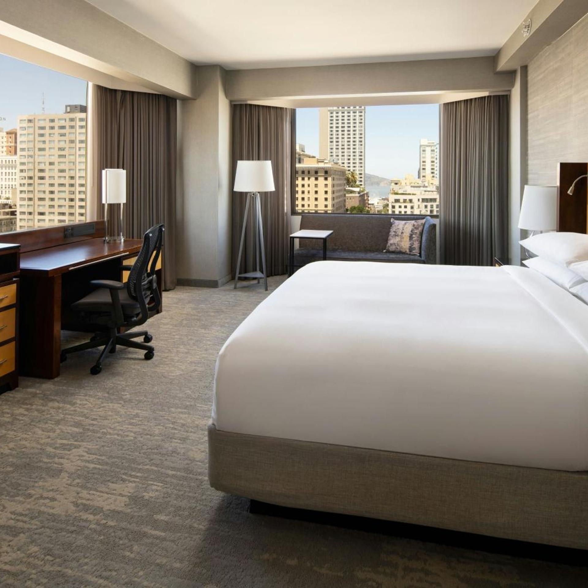 Club, King Bed, Partial View, Top Floor
