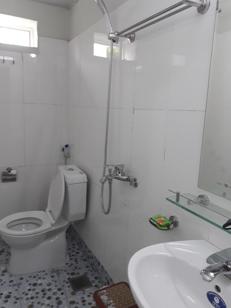 Tamcoc White Swan Hostel 44/48