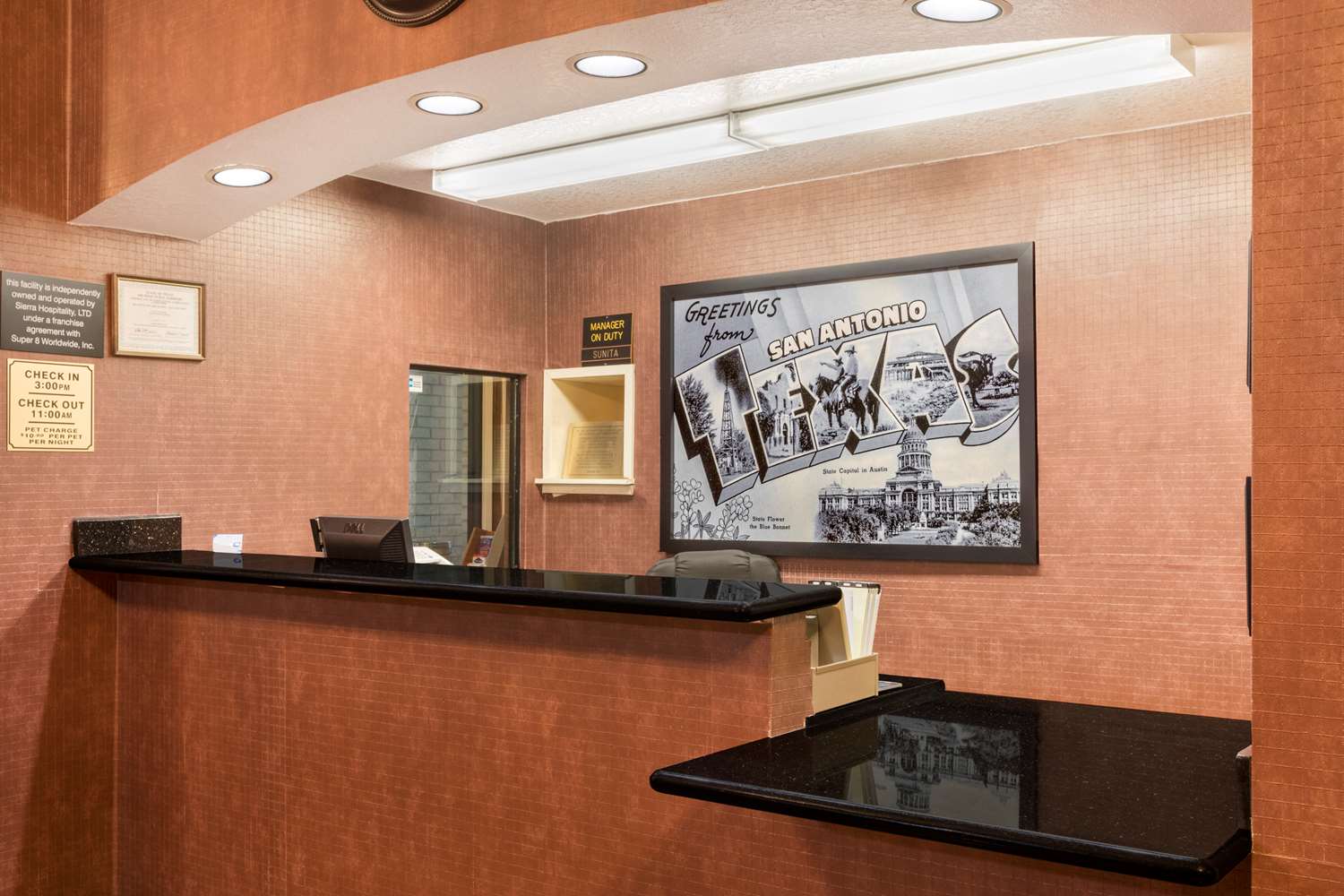 Super 8 By Wyndham San Antonio At I-10 5/25