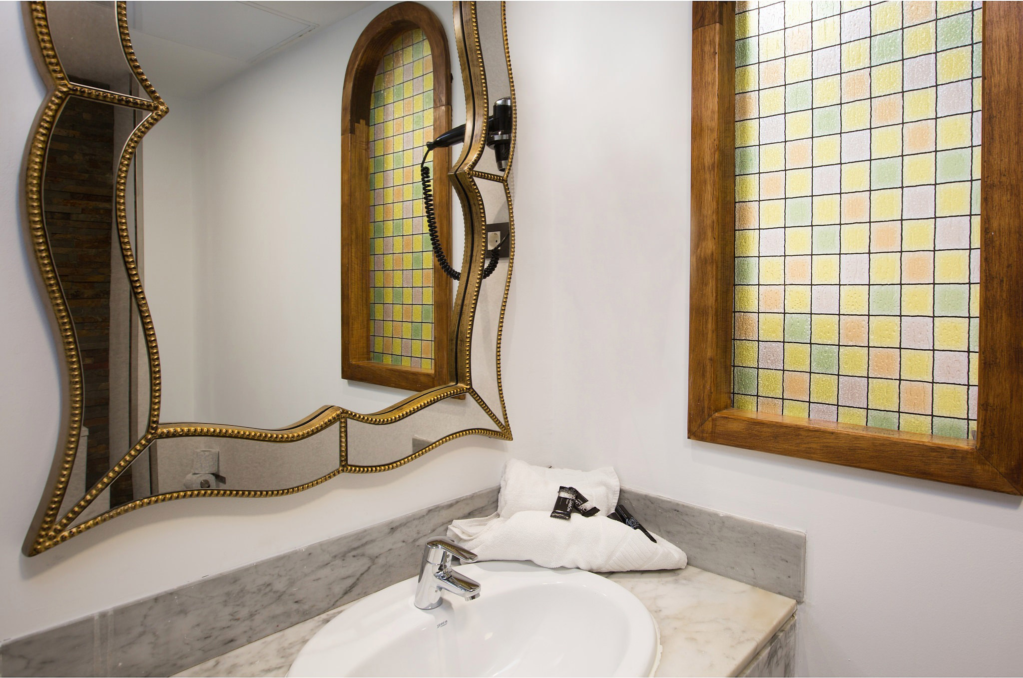 El Charco Suites 48/50