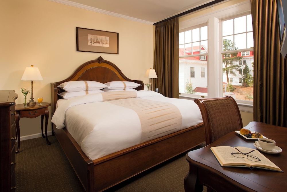 Classic, King Bed, Lodge Building