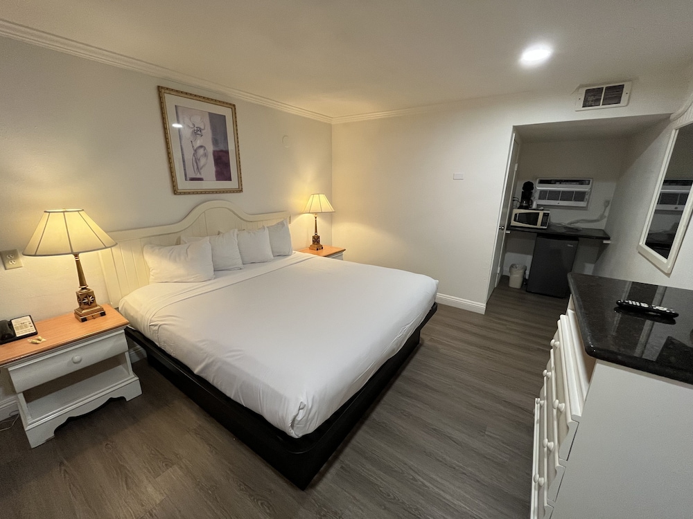 STANDARD, KING BED