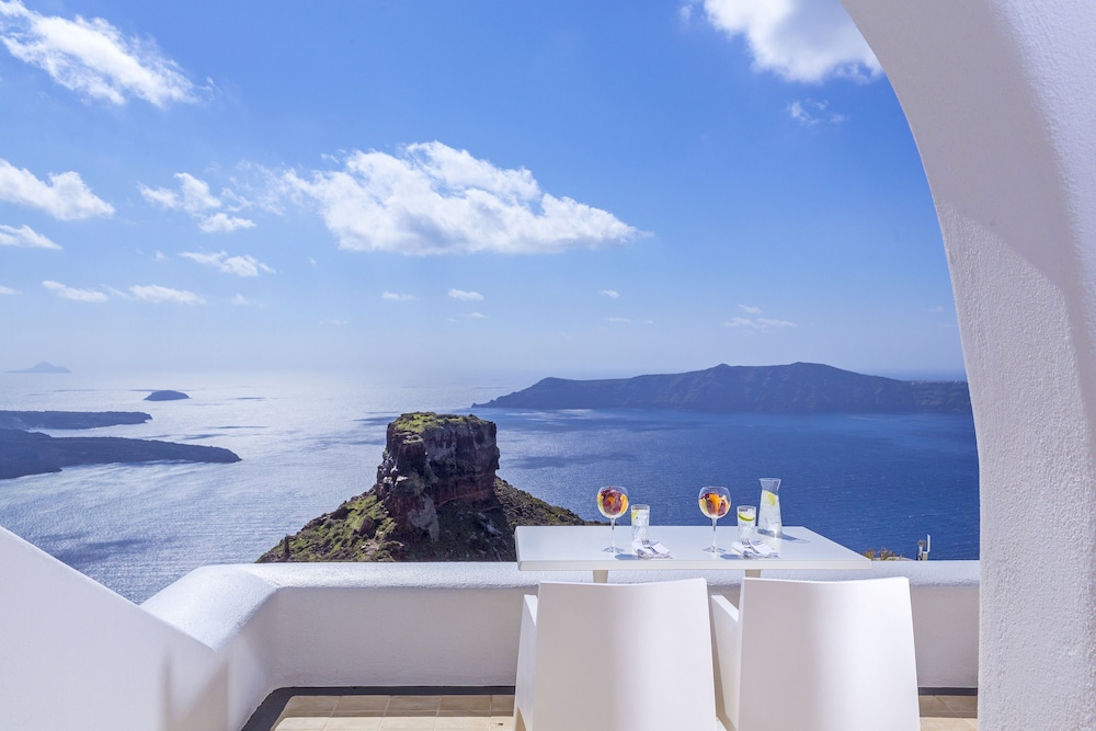Astra Suites 44/50