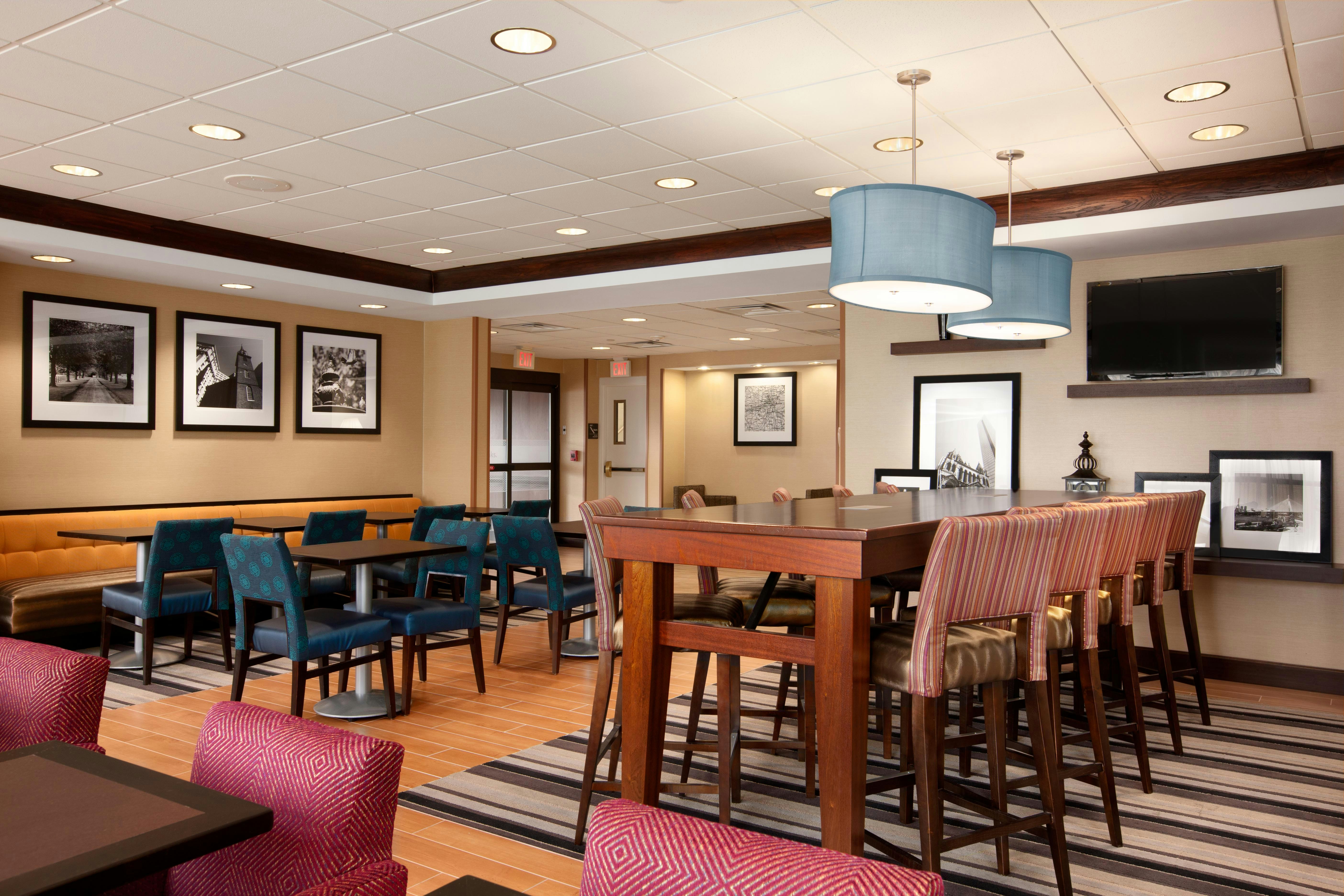 Hampton Inn Boston-Braintree 24/36