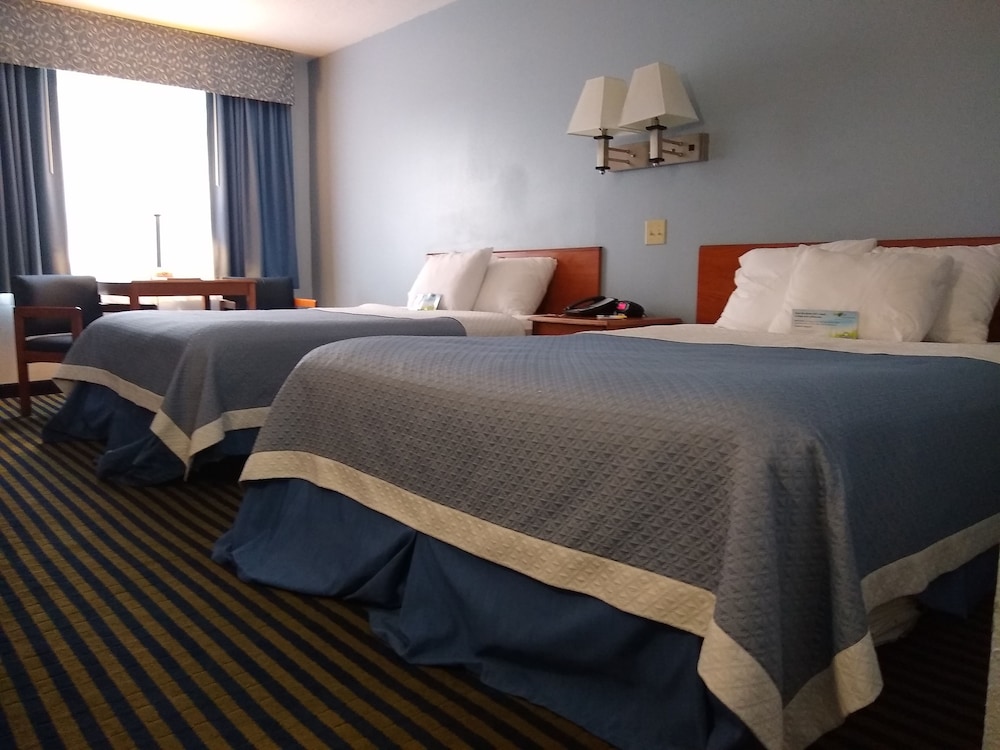 Days Inn by Wyndham Las Vegas NM 8/30