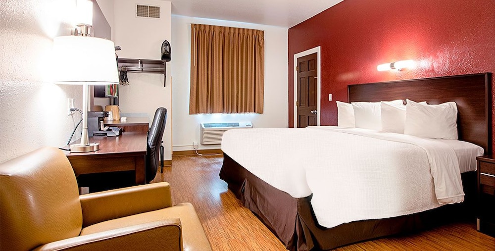 Seasons Inn Traverse City 17/45