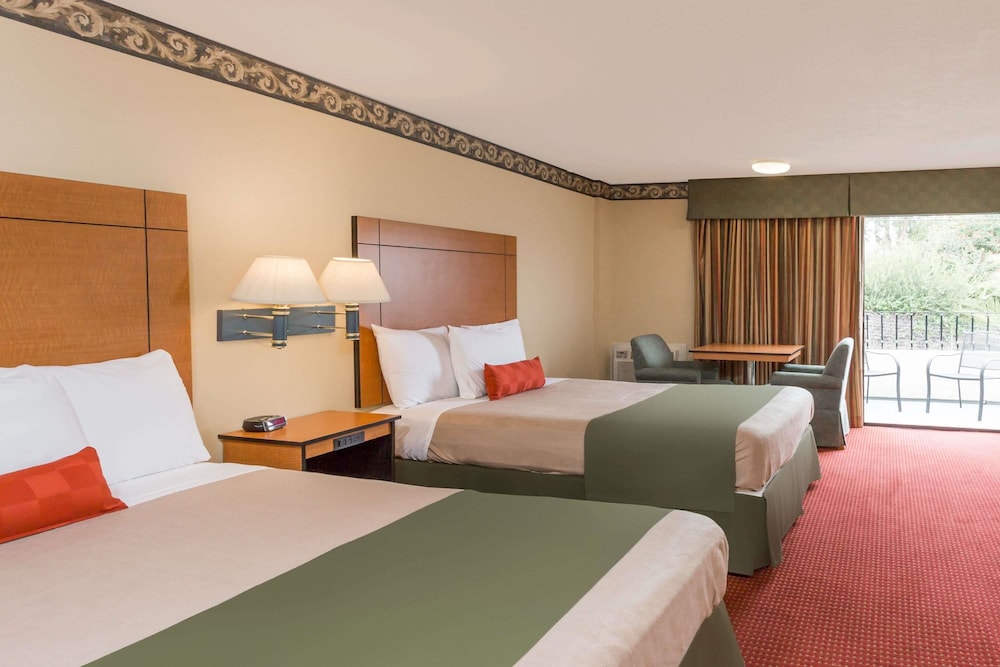 Travelodge by Wyndham San Clemente Beach 13/50