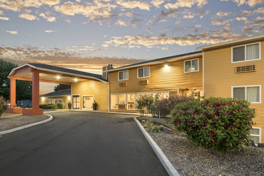 Quality Inn & Suites Albany Corvallis 23/28