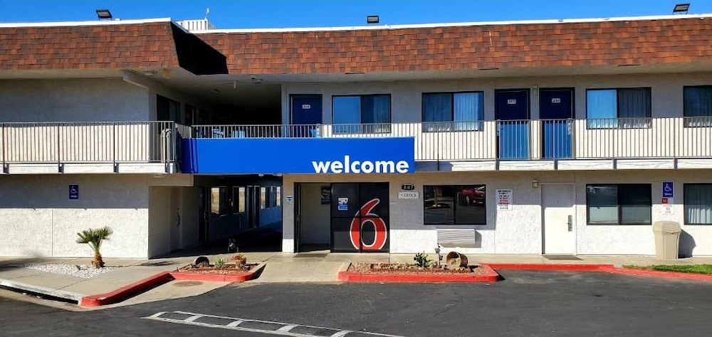 Motel6 Palmdale, CA 46/60
