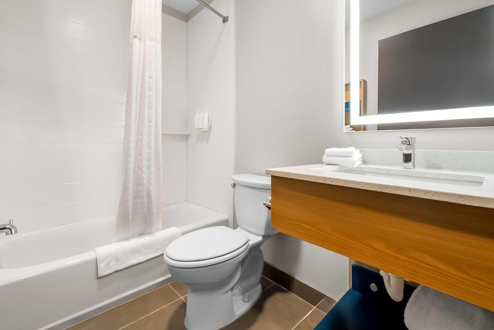 Microtel Inn and Suites by Wyndham Prattville Montgomery 46/50