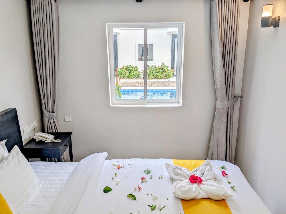 Mary Beach Hotel and Resort 16/50
