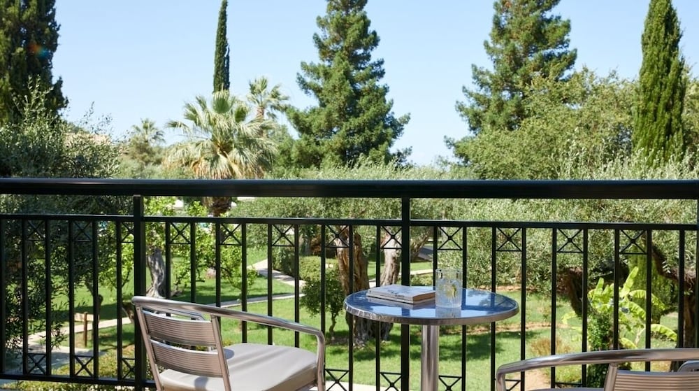 Delfinia Hotel in MESSONGHI