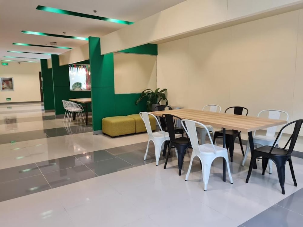 Go Hotels Otis Manila 31/49