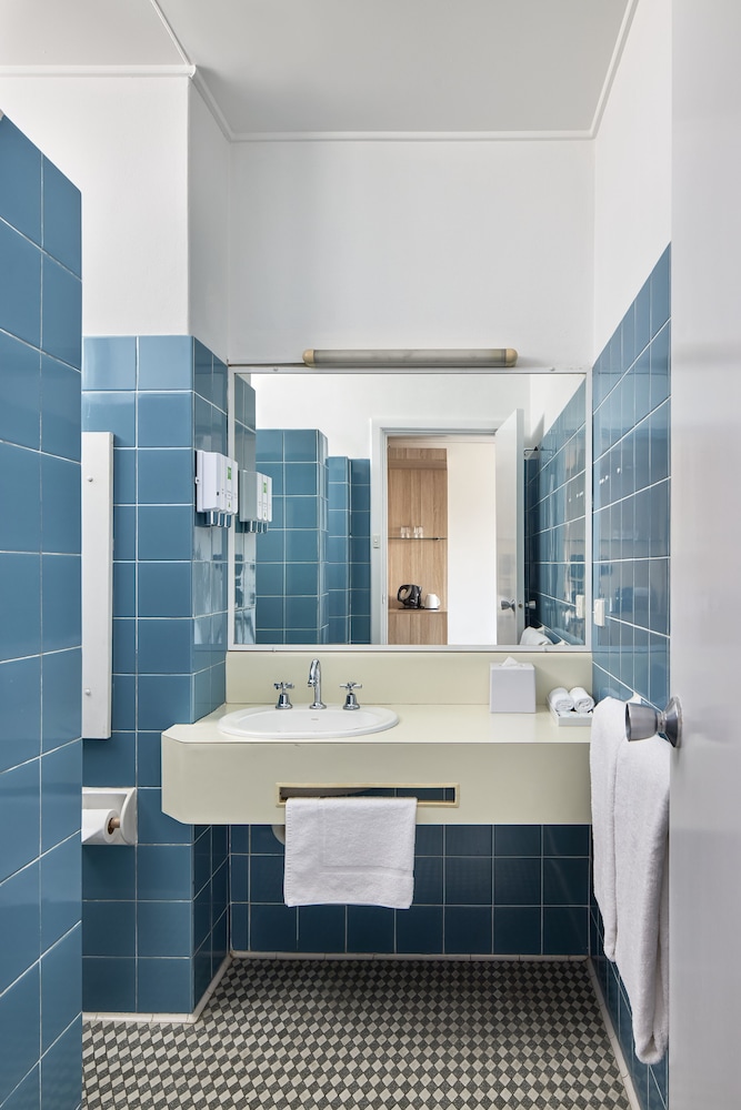 Ibis Styles Tamworth 49/51