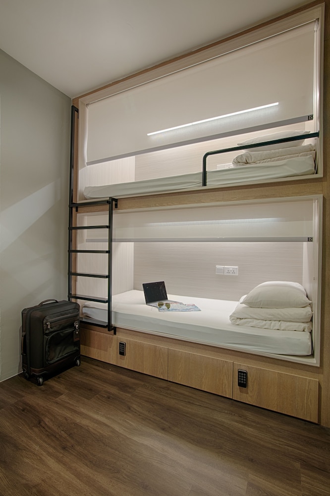 Galaxy Pods Capsule Hotel Boat Quay 21/39