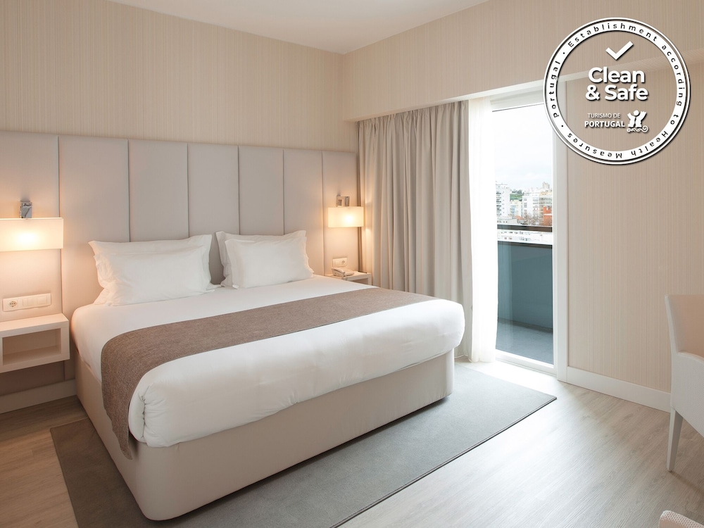 PREMIUM, DOUBLE OR TWIN BED, BALCONY