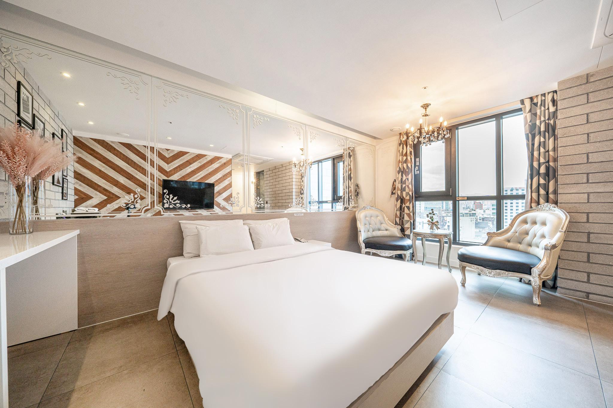 Tower, Suite