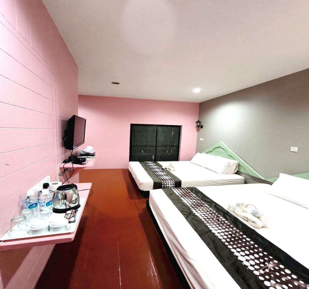 OYO 90906 Rumah Rehat Awana 35/45