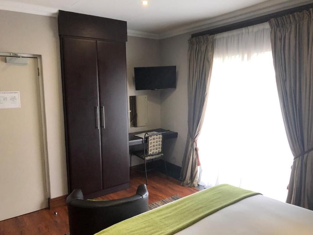 314 on Clark Guest House 33/76