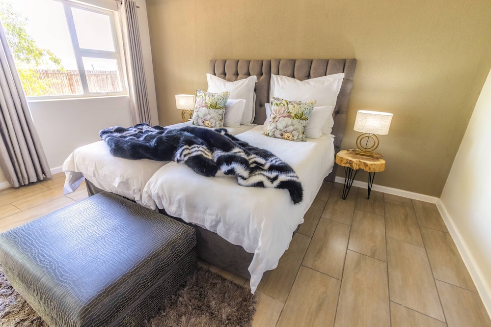 COMFORT, TWIN BEDS, PATIO, COURTYARD AREA