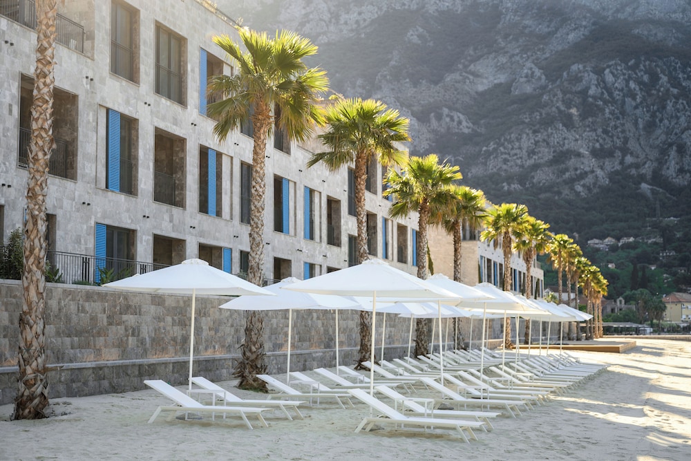 Movenpick Hotel & Residences Teuta Kotor Bay 52/58