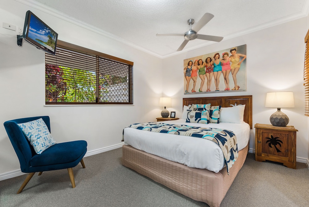 Raffles Mooloolaba 14/70