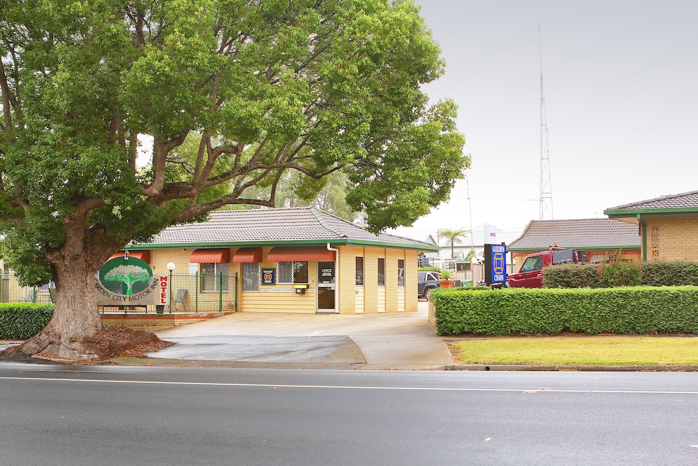 GARDEN CITY MOTOR INN 6/44