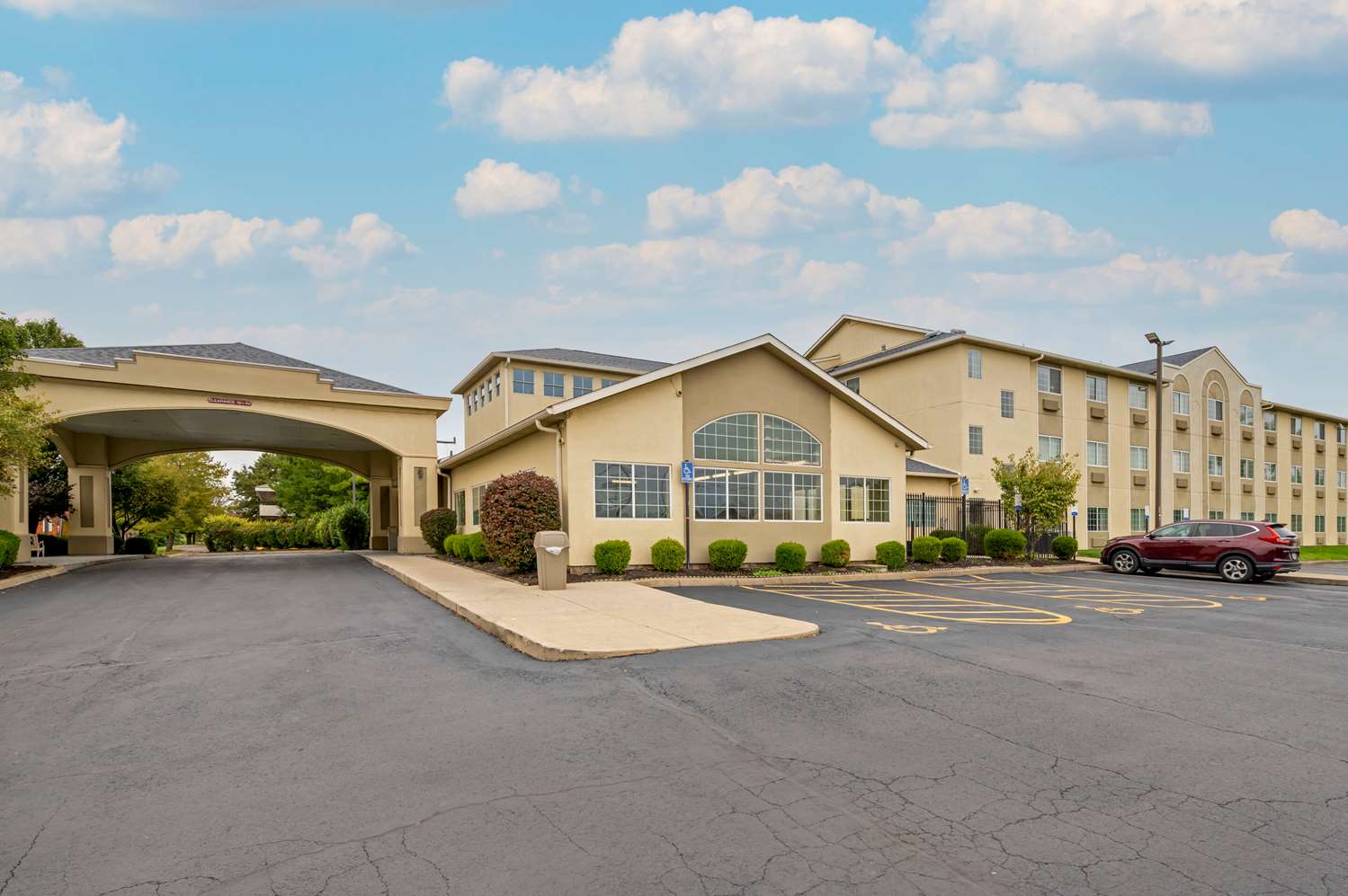 Comfort Suites Columbus Expo Center OH 15/17