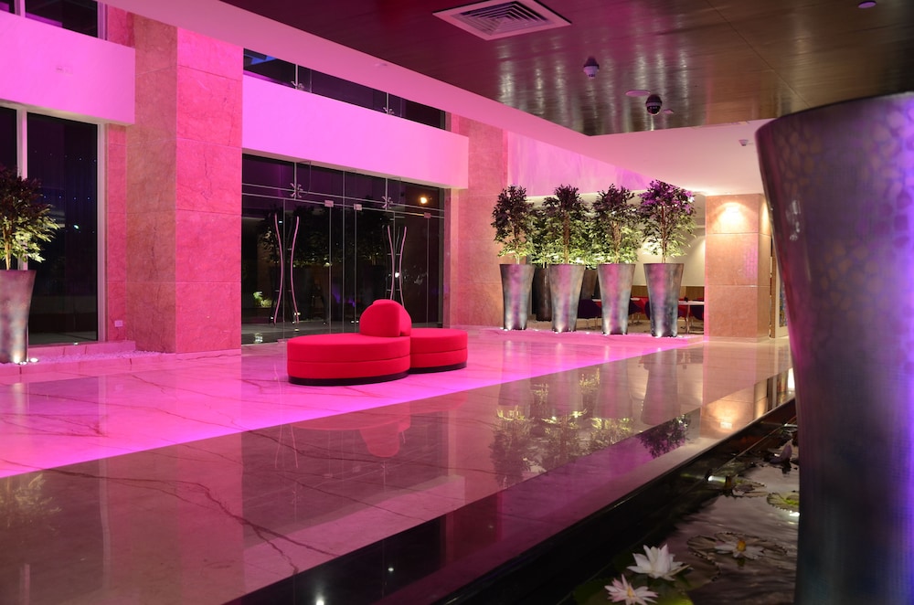 E HOTEL 7/68