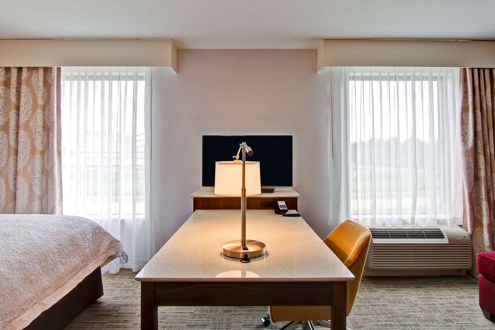 Hampton Inn And Suites Detroit Troy 22/64