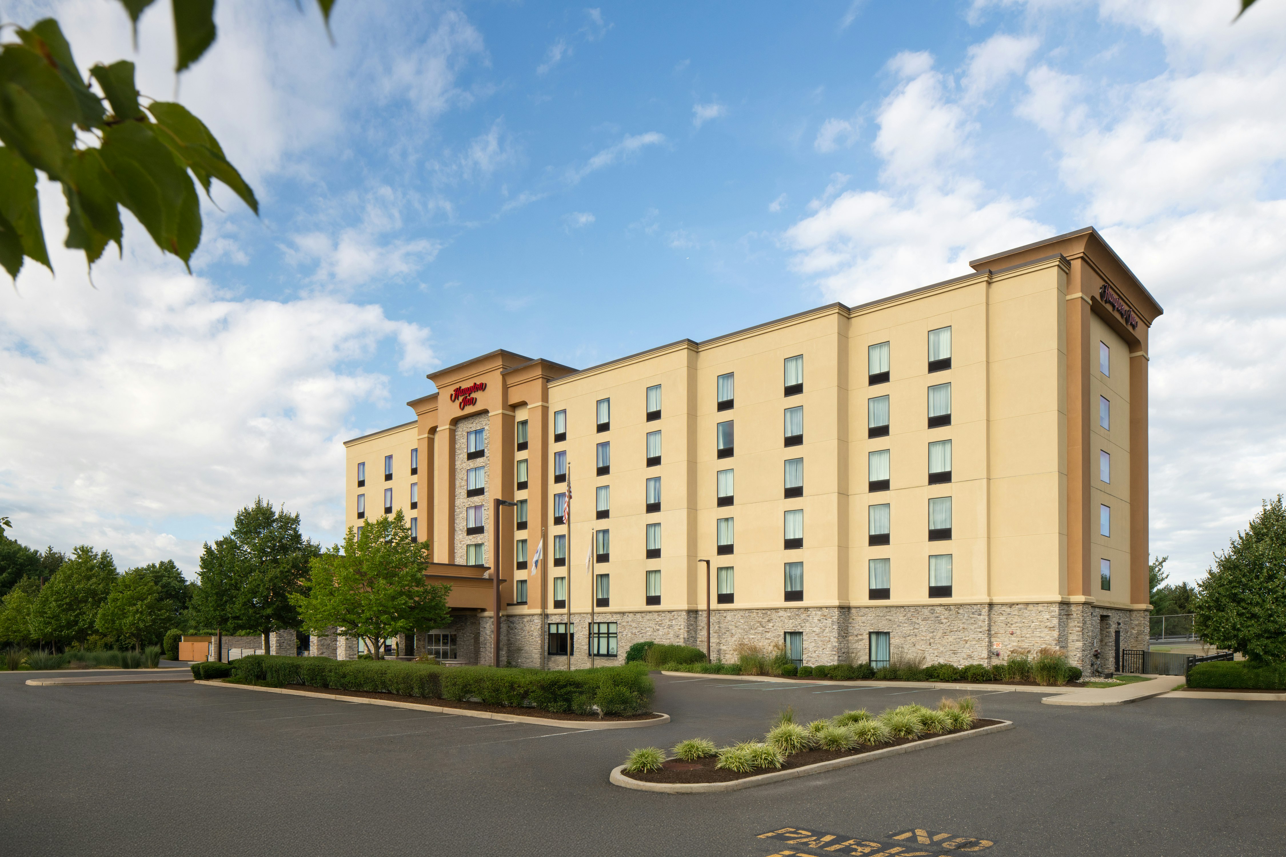 HAMPTON INN NEPTUNE/WALL 2/54