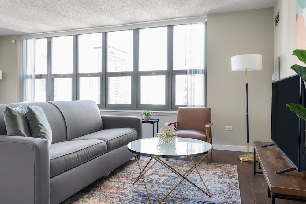 Kasa Chicago River North Apartments 24/50