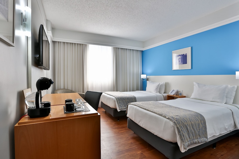 DELUXE, TWIN BEDS