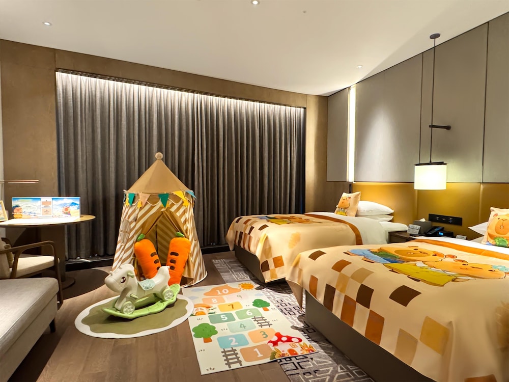 Family, Twin Beds