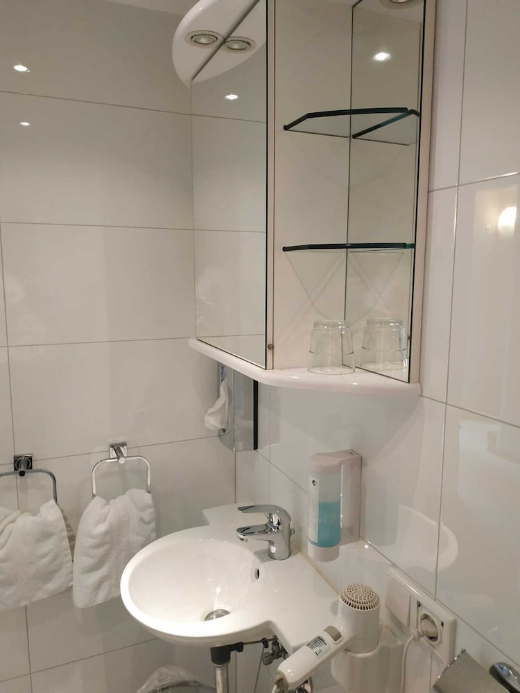 Modern, Comfort, Double Bed, No Balcony, Hotel Waldblick 3/7
