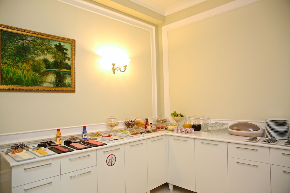 Miraj Hotel 21/25