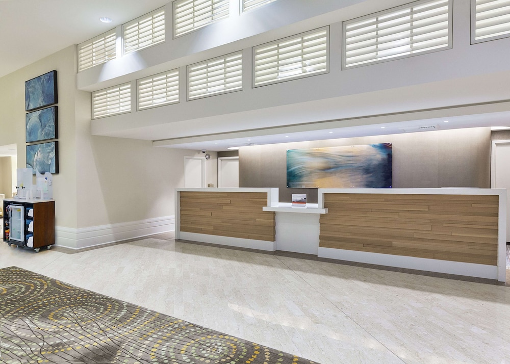 Sonesta Redondo Beach Marina 10/39