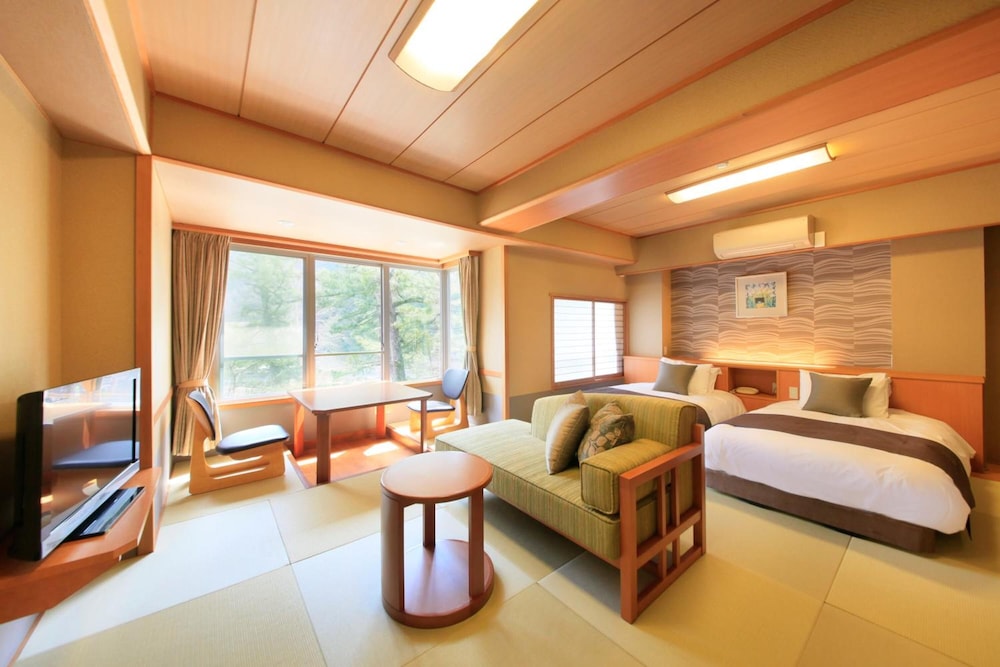 Shimobe Hotel 44/67