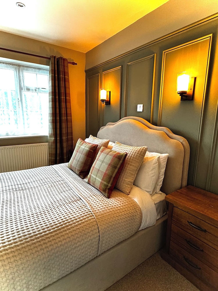 The Chequers Inn 8/50
