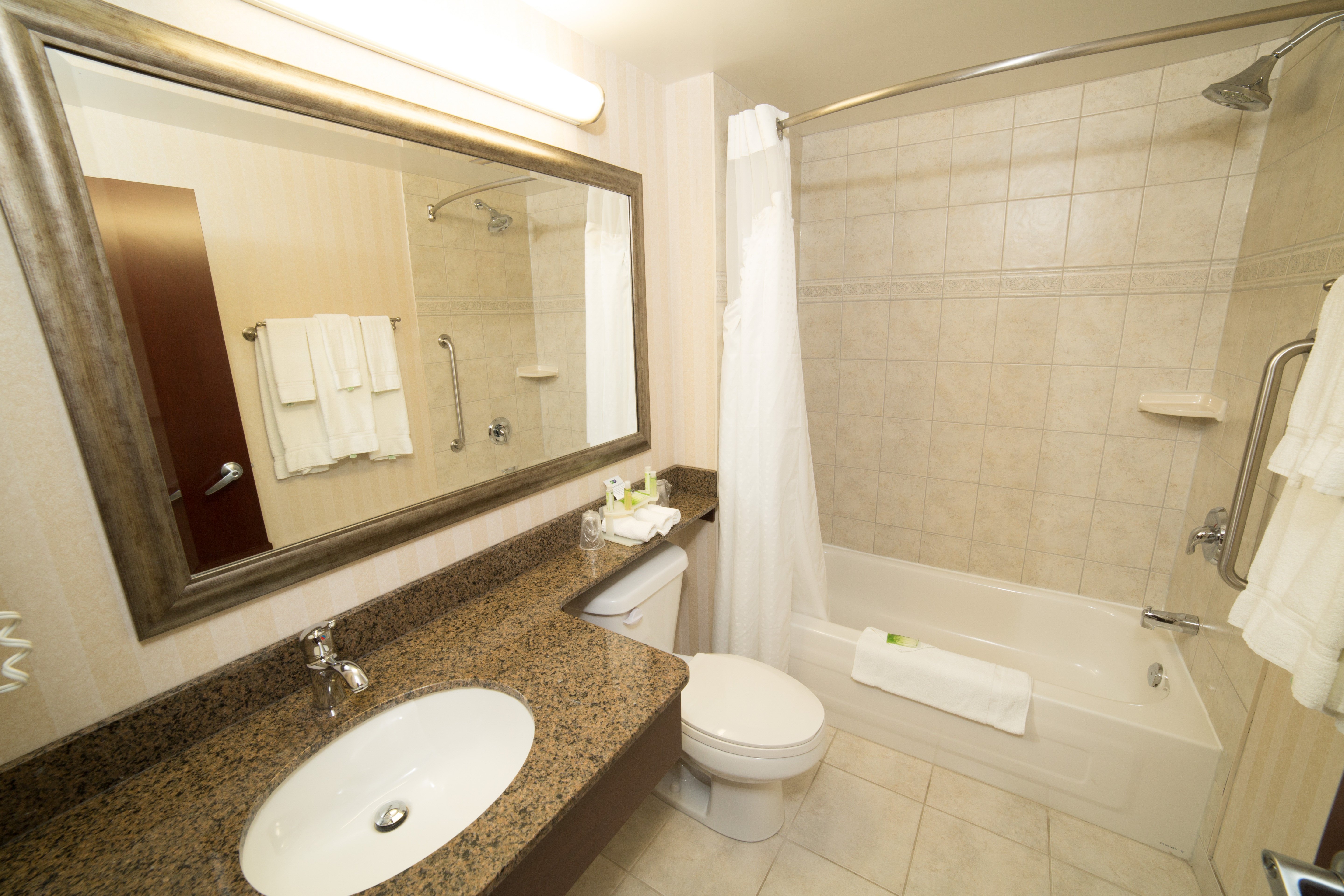 Holiday Inn Express Hotel Suites Whitecourt Southeast 75/78