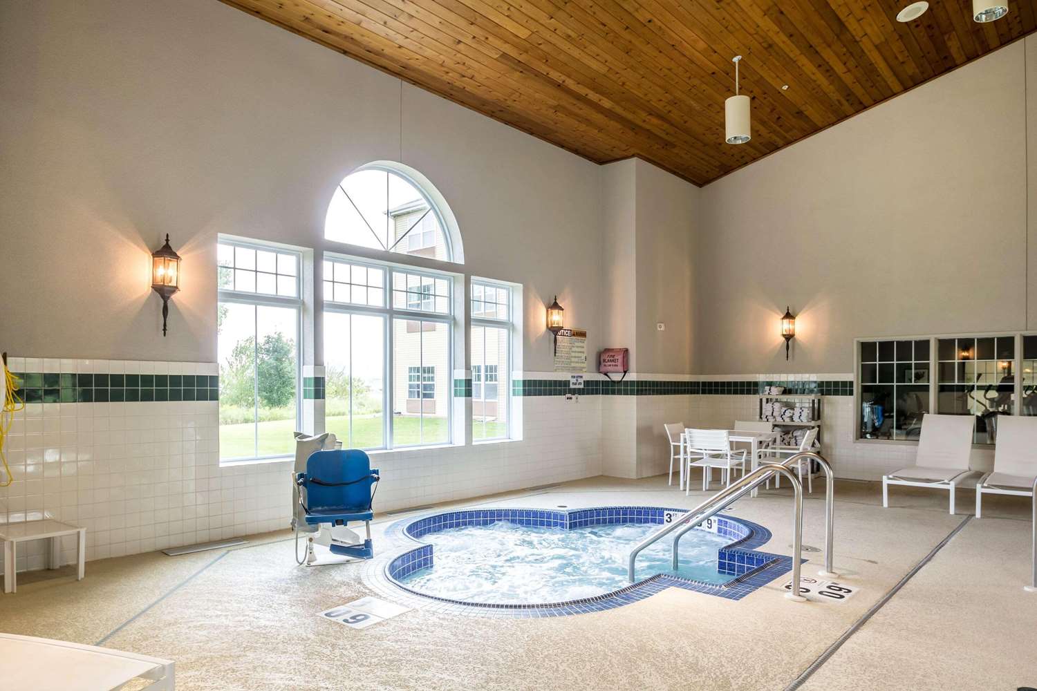 Country Inn Suites By Radisson Fond Du Lac Wi 21/49