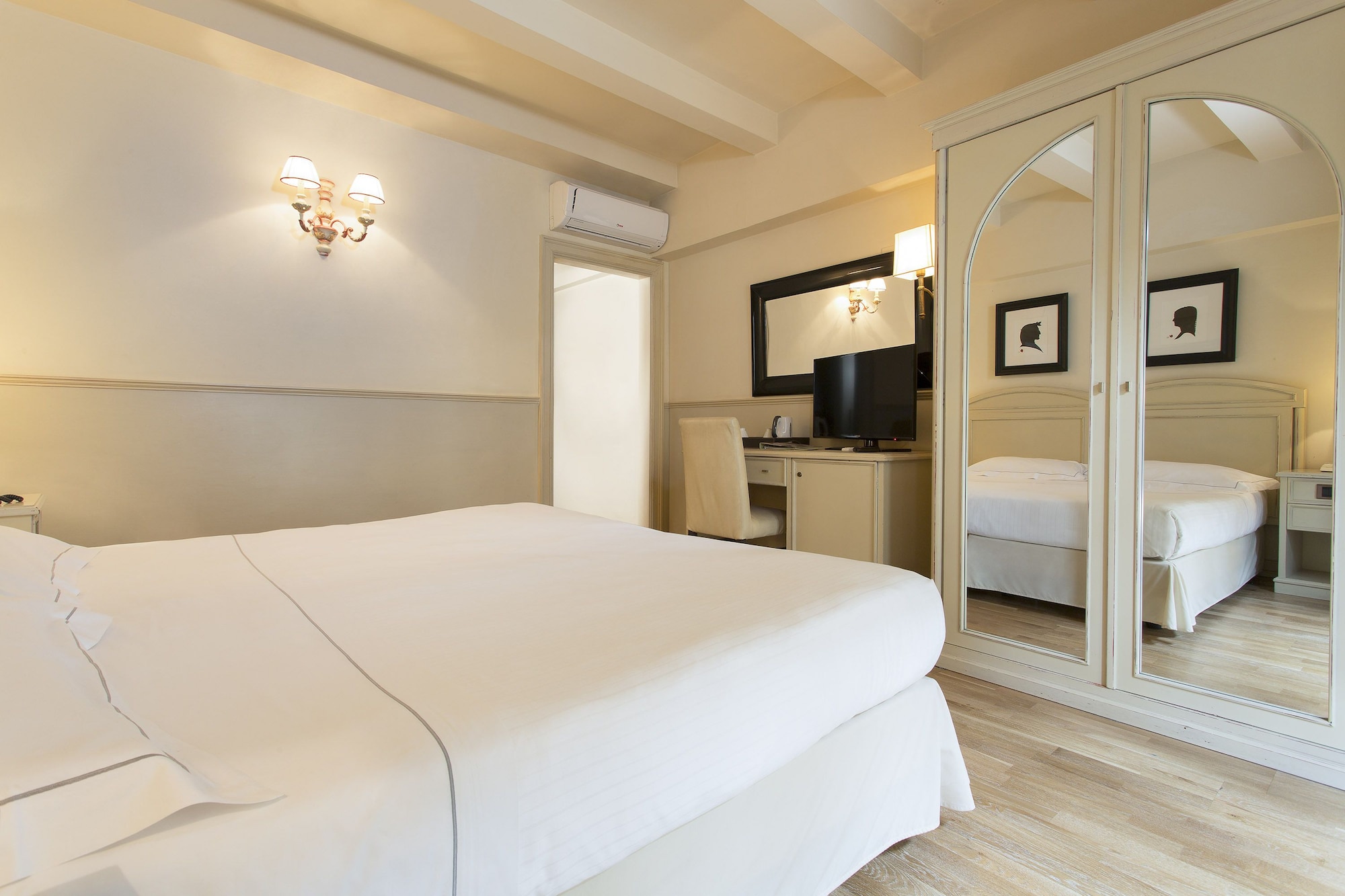 CLASSIC, DOUBLE OR TWIN BED