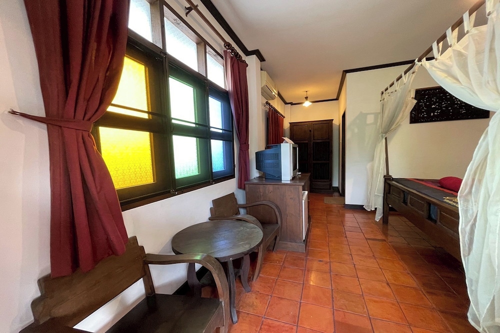 The Royal Shilton Resort 20/50
