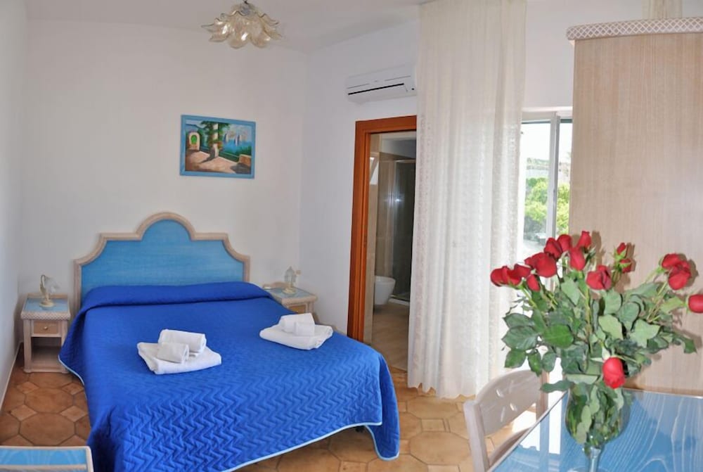 CLASSIC, DOUBLE BED, BALCONY
