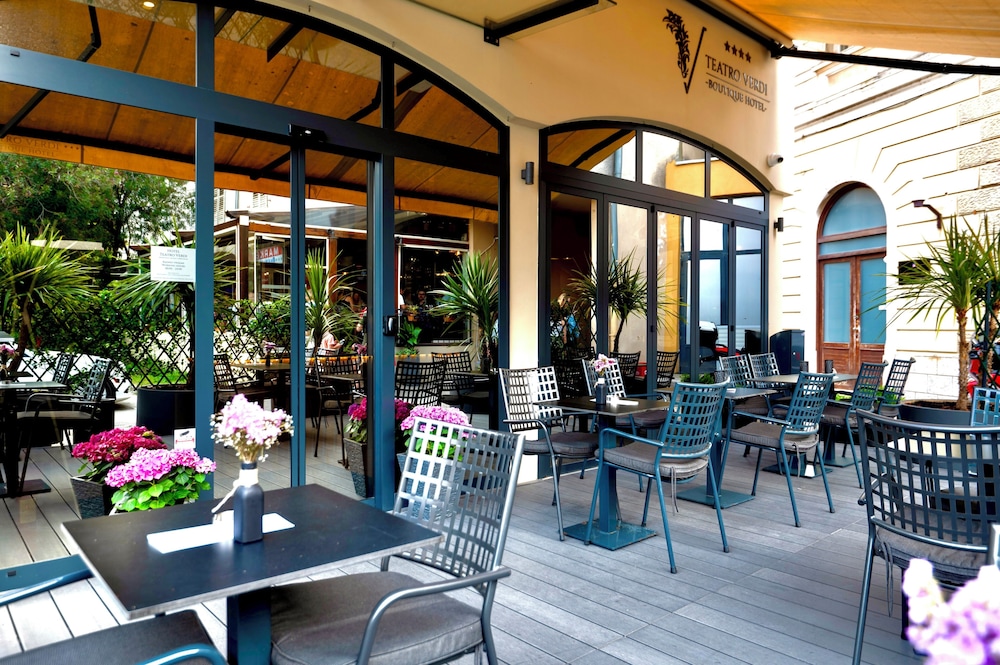 Teatro Verdi Hotel 33/48
