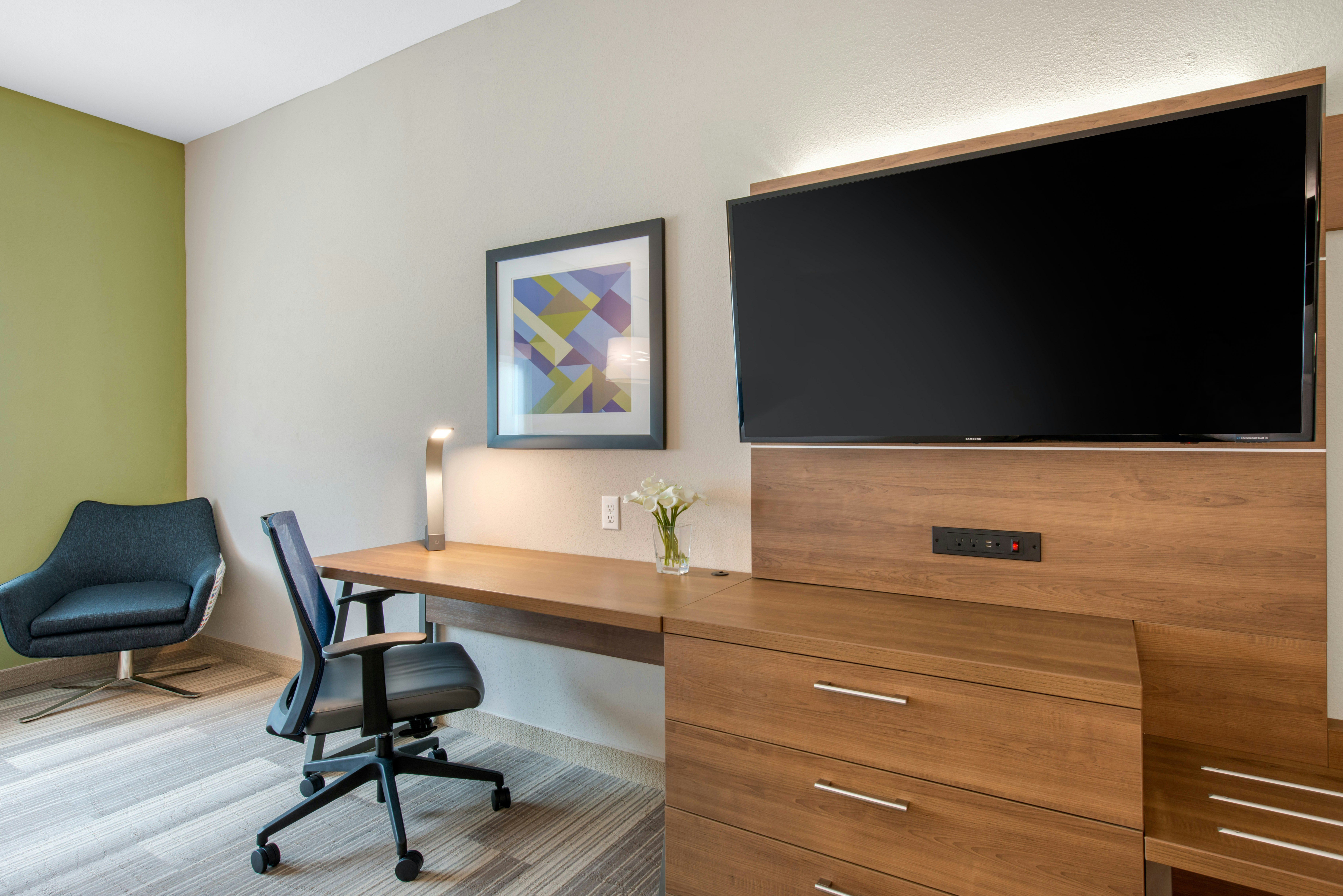 Holiday Inn Express & Suites Ruskin - Sun City 49/59