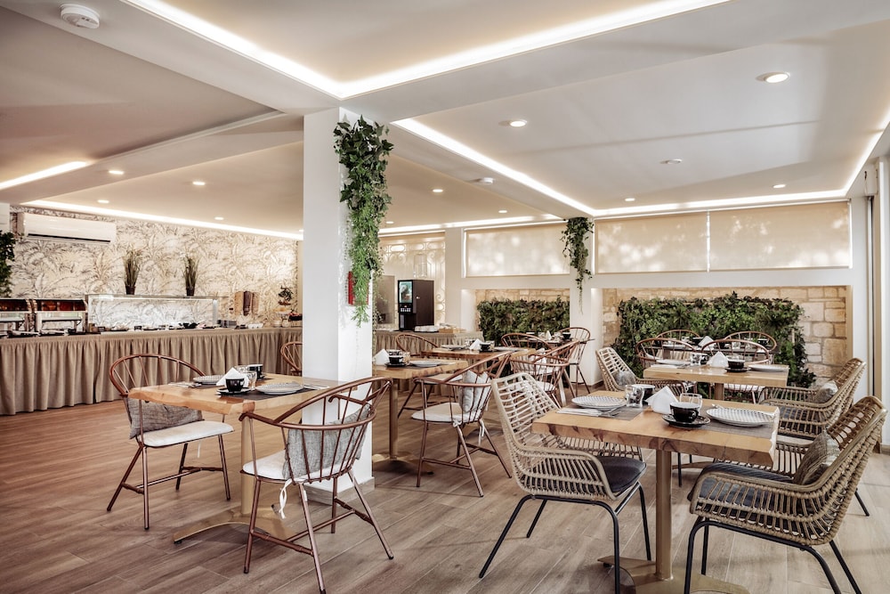 Aeolos Boutique Hotel & Suites 46/65