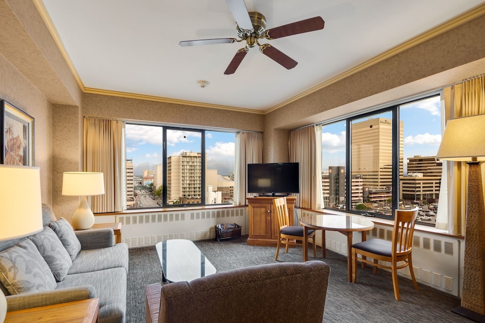 Hotel Captain Cook 50/77