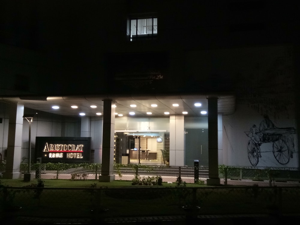 Aristocrat Hotel 1/40