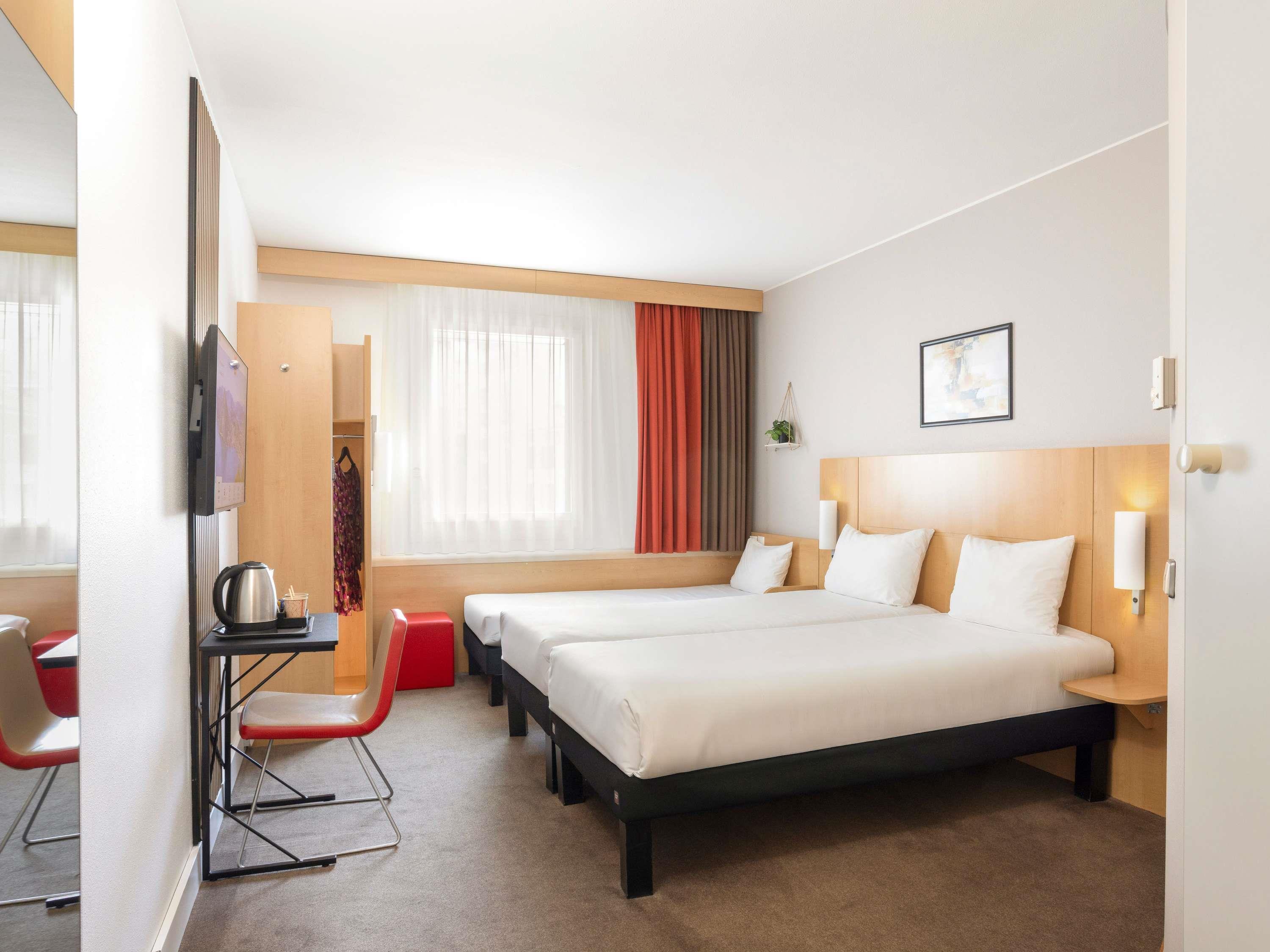 STANDARD, 1 DOUBLE AND 1 SINGLE BED